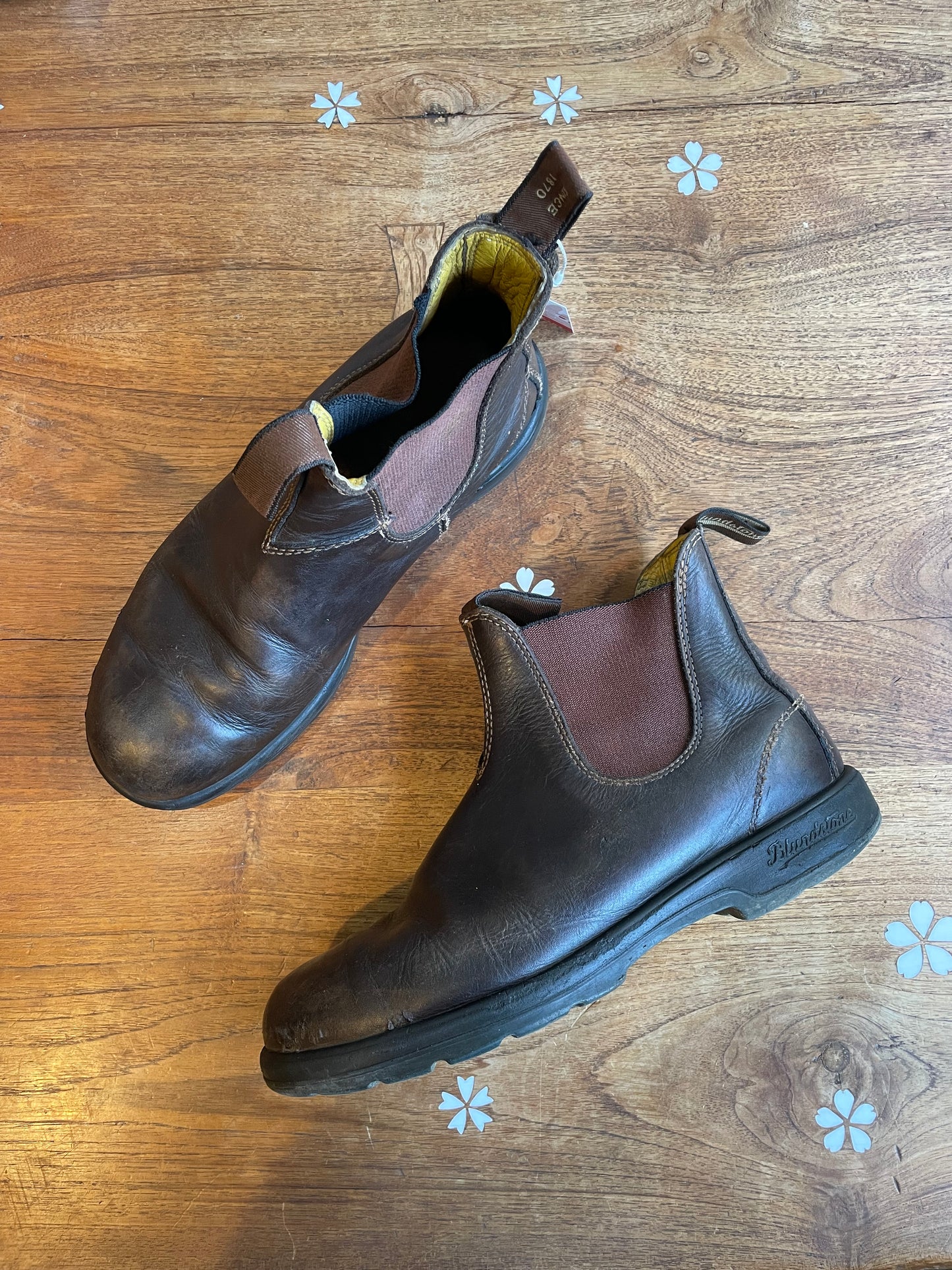 blundstone 550 brown round toe leather chelsea boots