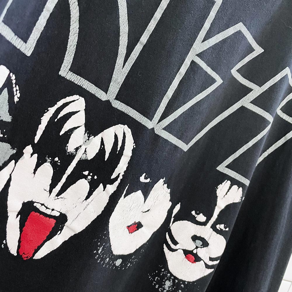 vintage 2012 kiss graphic tee