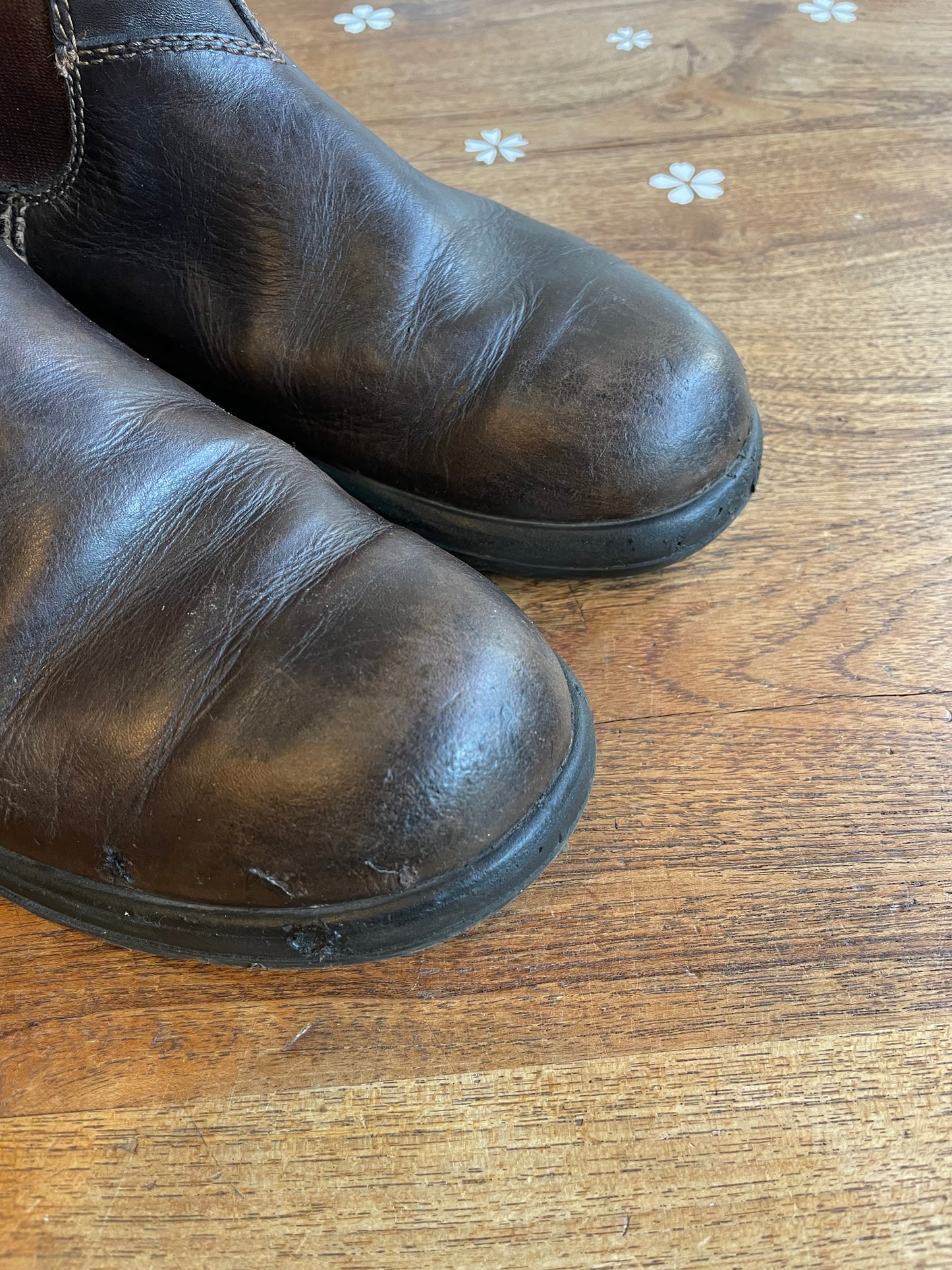 blundstone 550 brown round toe leather chelsea boots