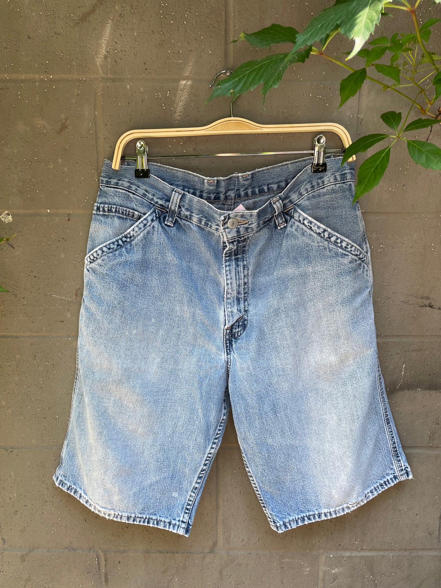 vintage 00s levi's long denim shorts