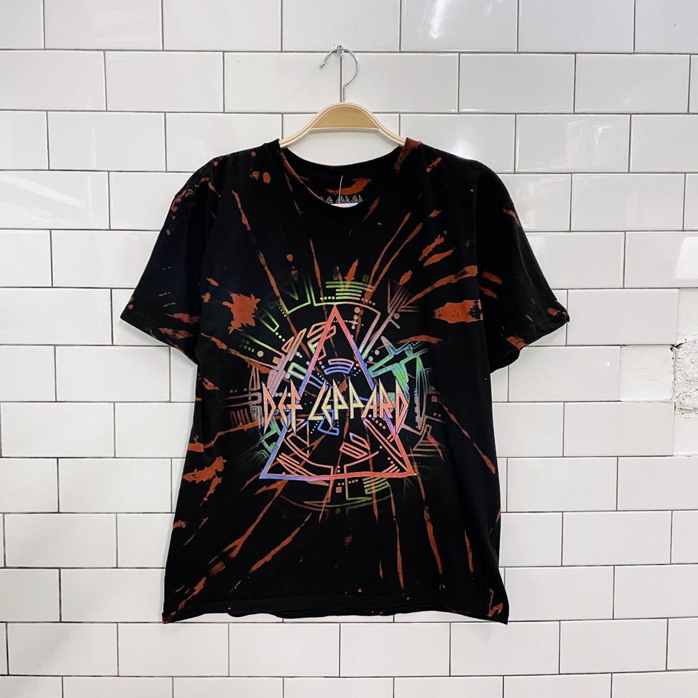 def leppard 2022 retro 80s tie dye logo tee