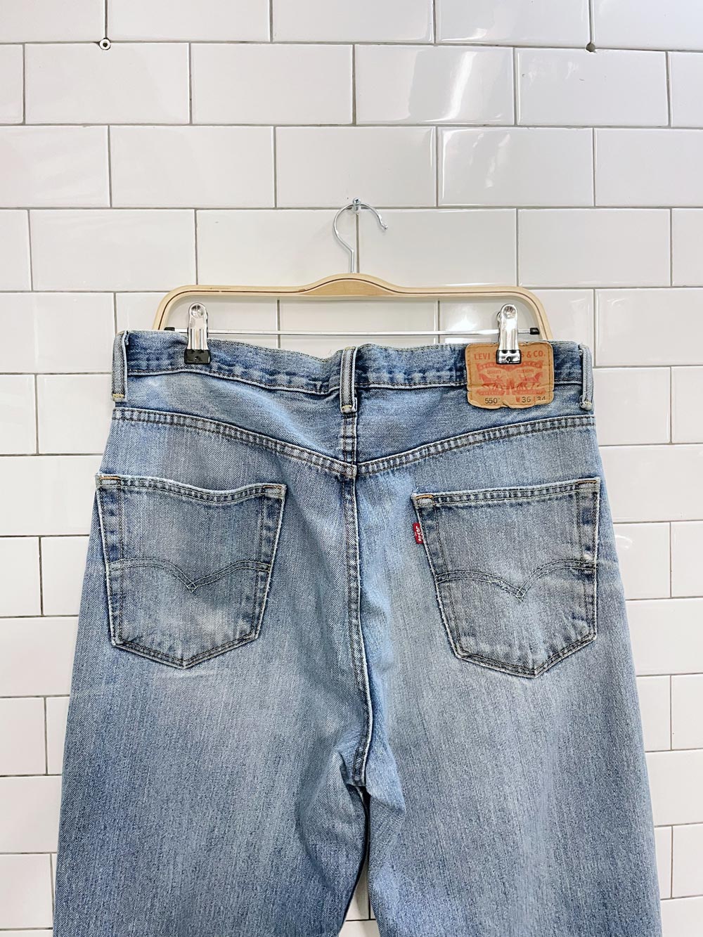 00s levi's 550 relaxed fit jeans