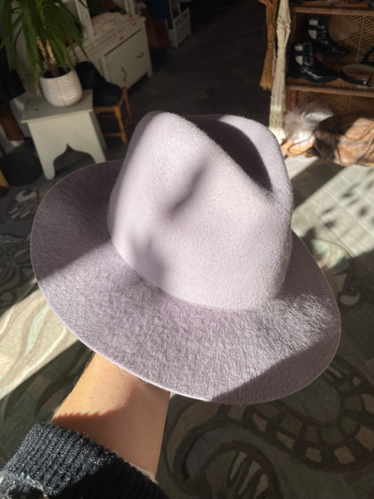 wyeth 100% wool lilac brimmed hat