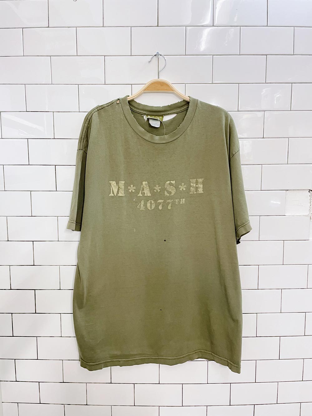 vintage 00s MASH distressed tee