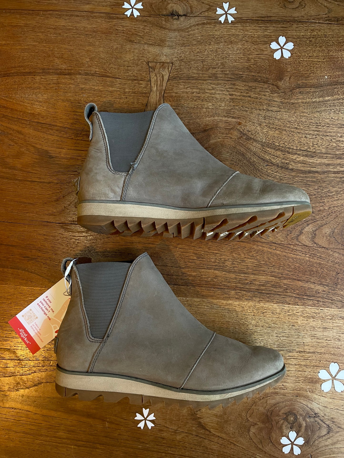 sorel harlow leather chelsea boot