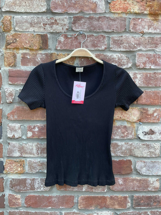 wilfred black ribbed weekend tee