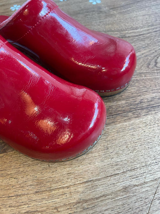 sanita danish red patent wood clogs