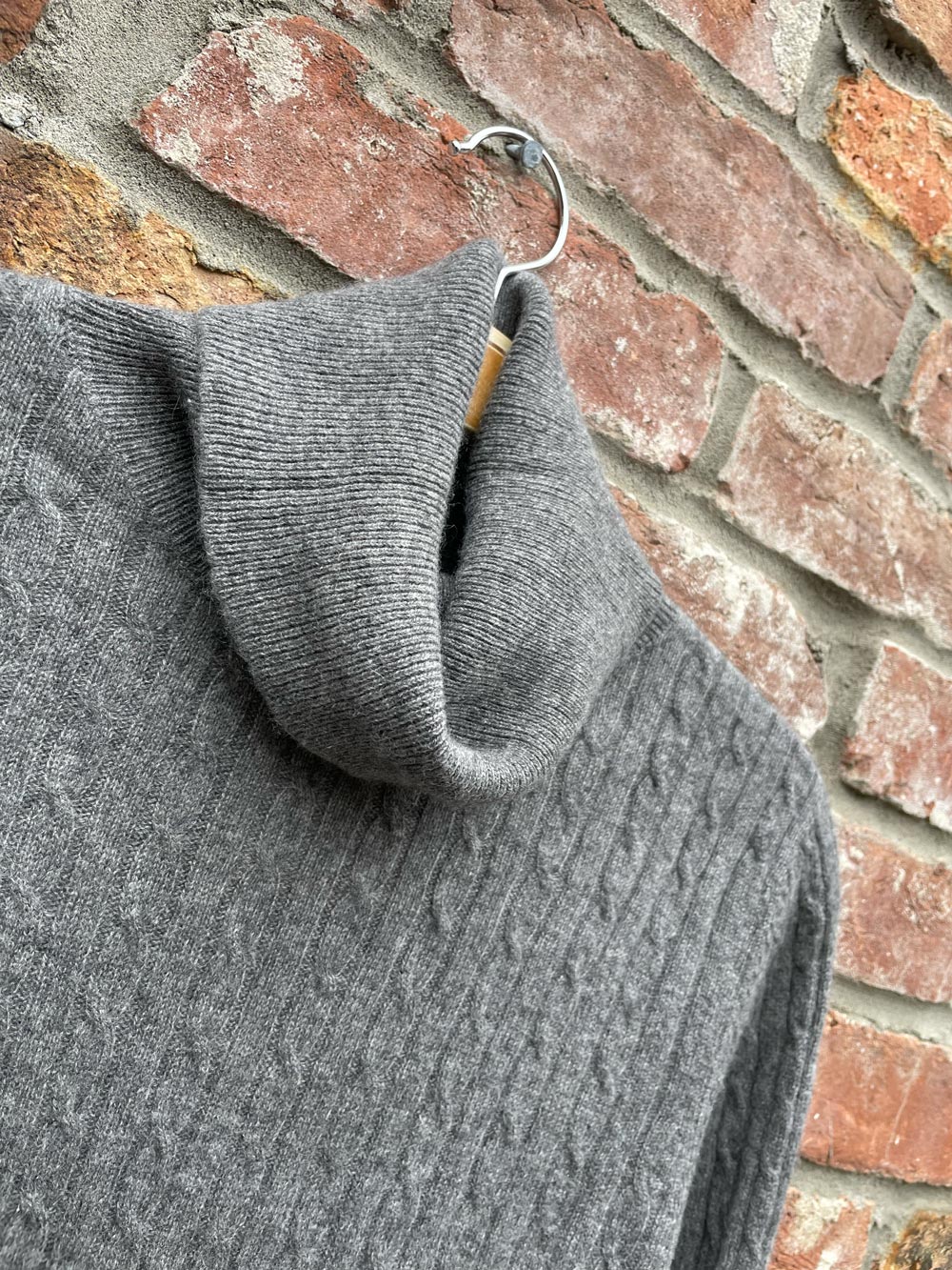 grayson & dunn cable knit cashmere sweater