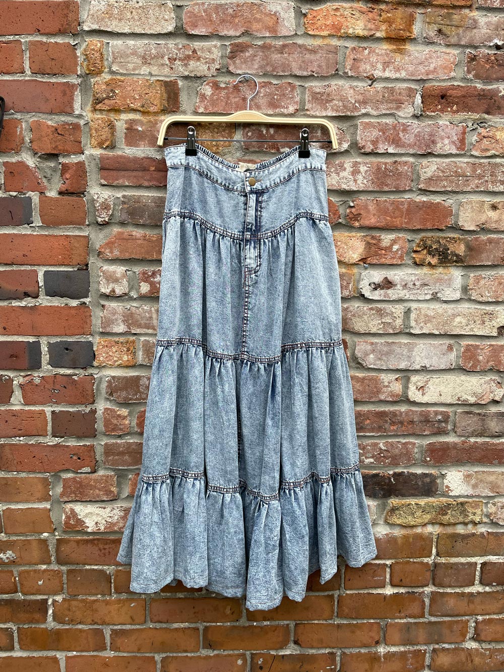 oli & hali tiered country denim maxi skirt