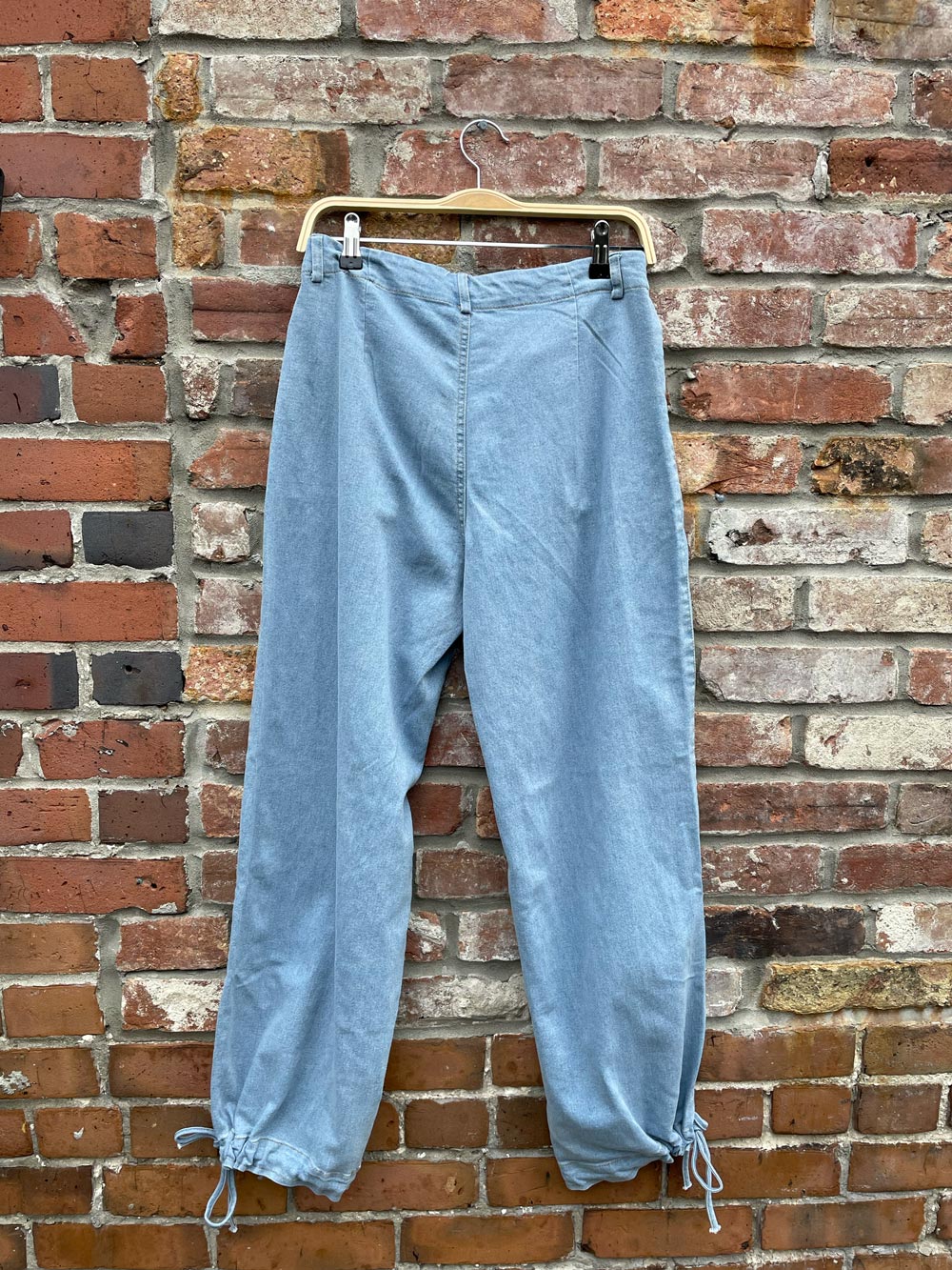 denim pleated pocket parachute pants