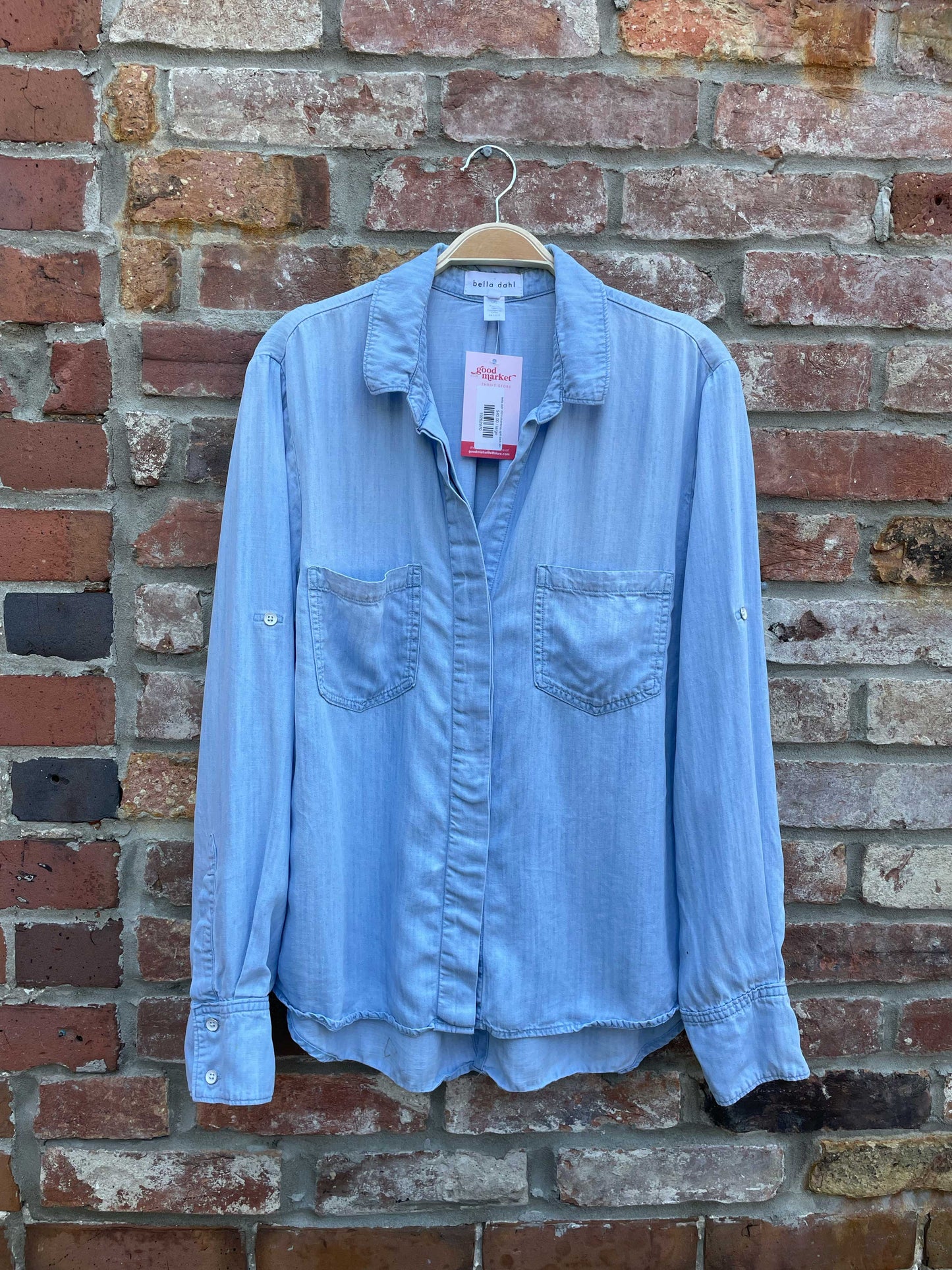 bella dahl 2024 chambray split back shirt