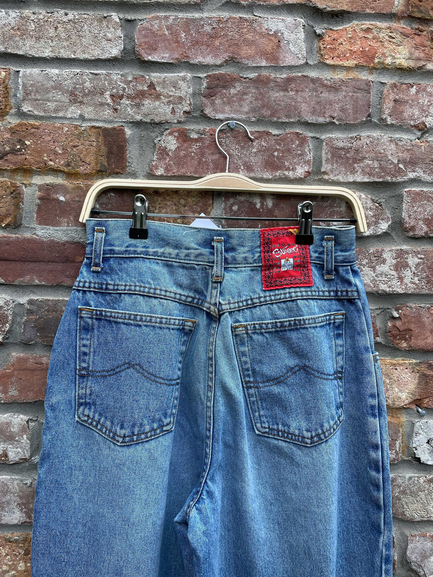 vintage 90s street high rise mom jeans