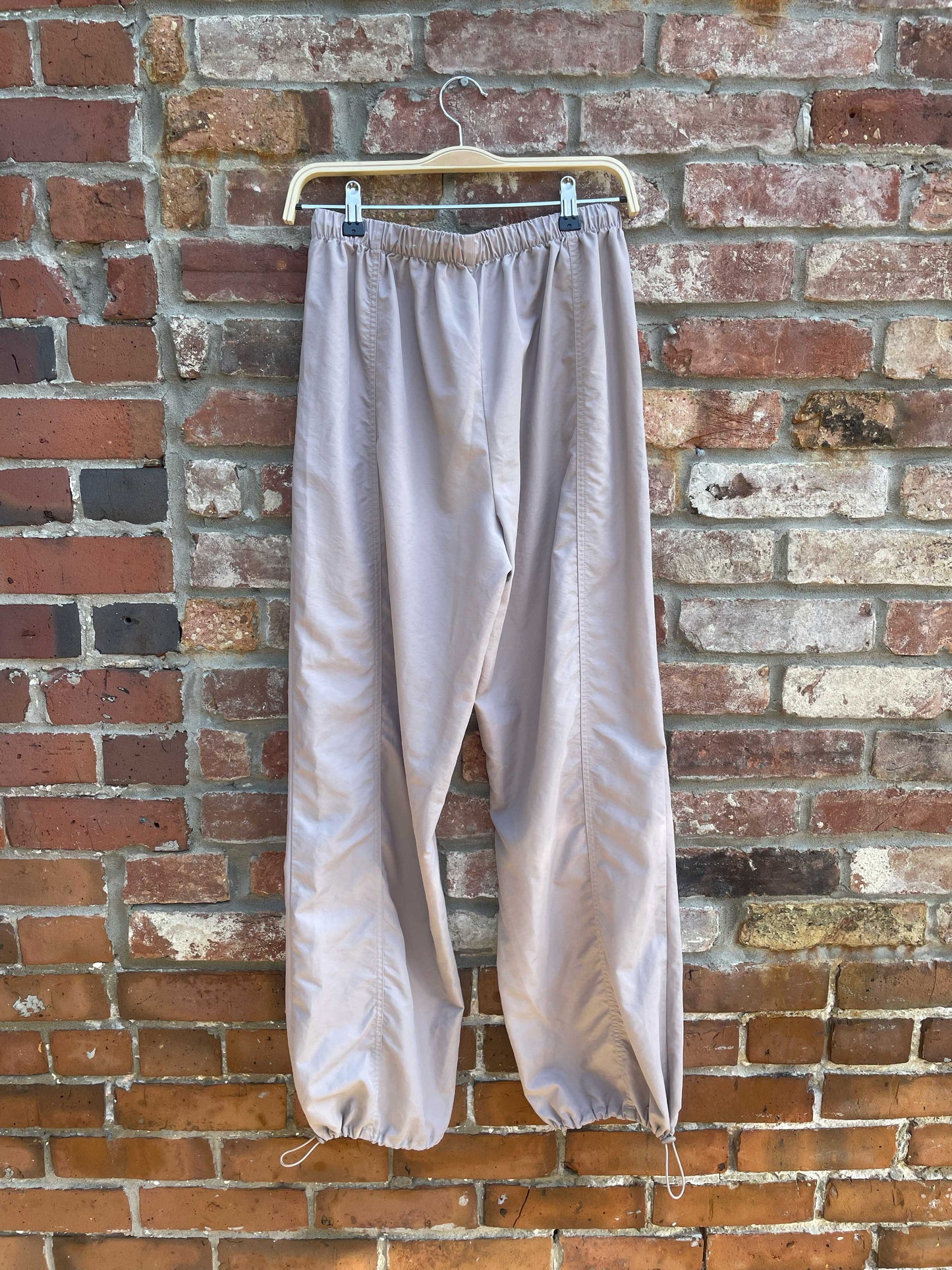 bluenotes drawstring waist parachute pants