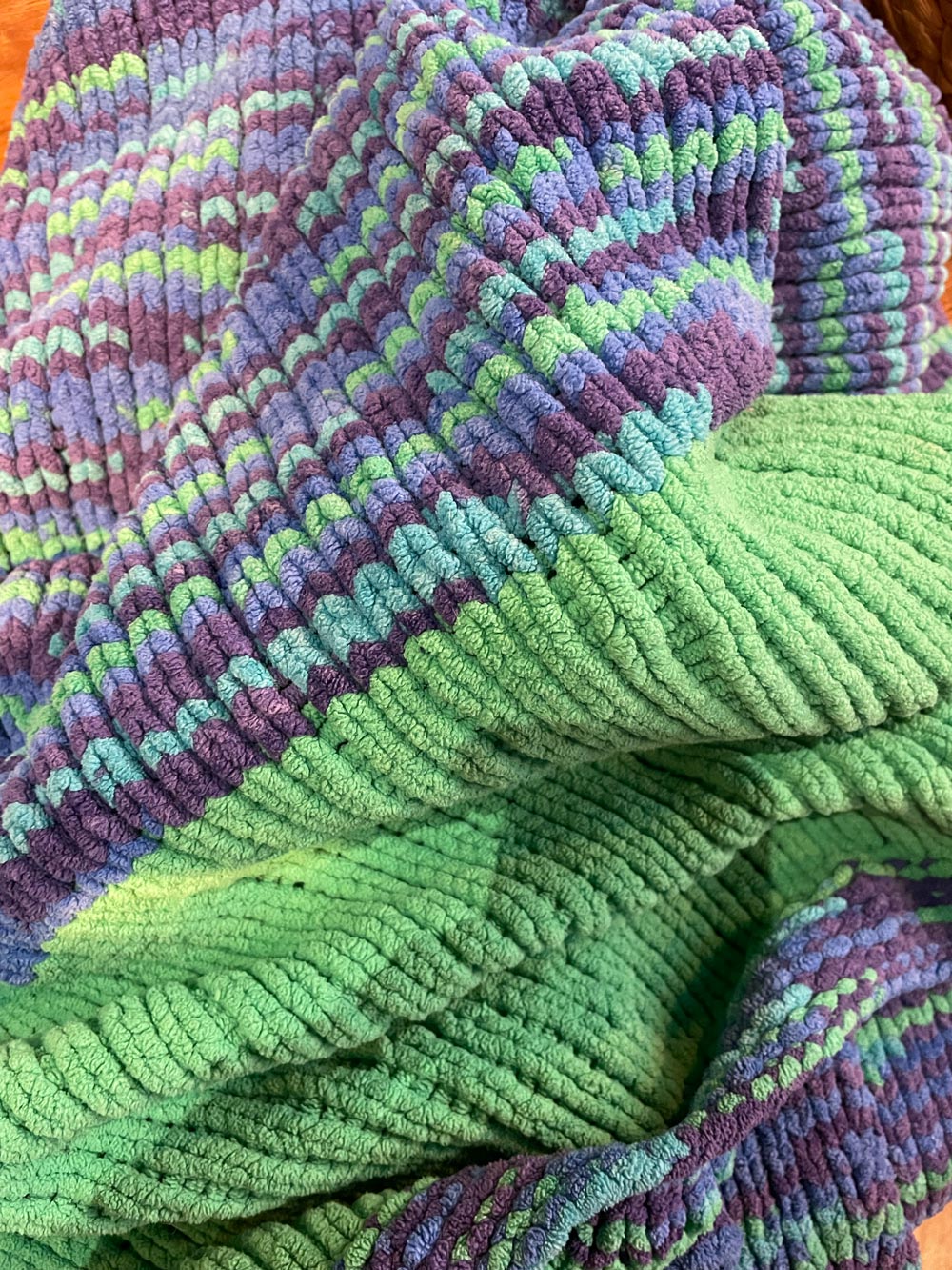 xl hand-knit mermaid fish tail blanket