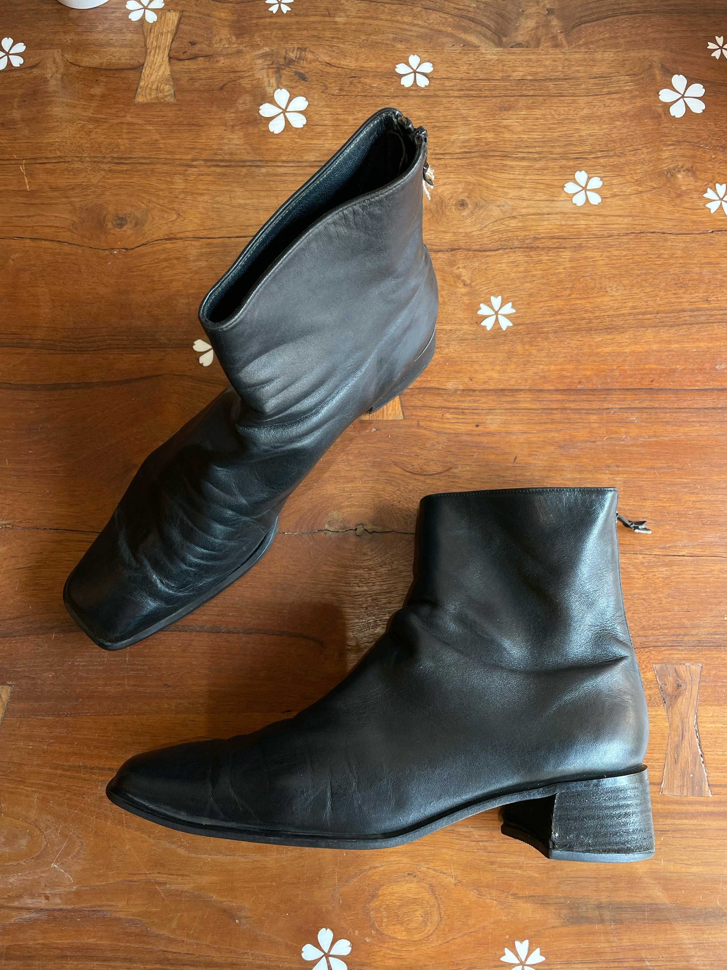 vintage stuart weitzman square toe leather boots