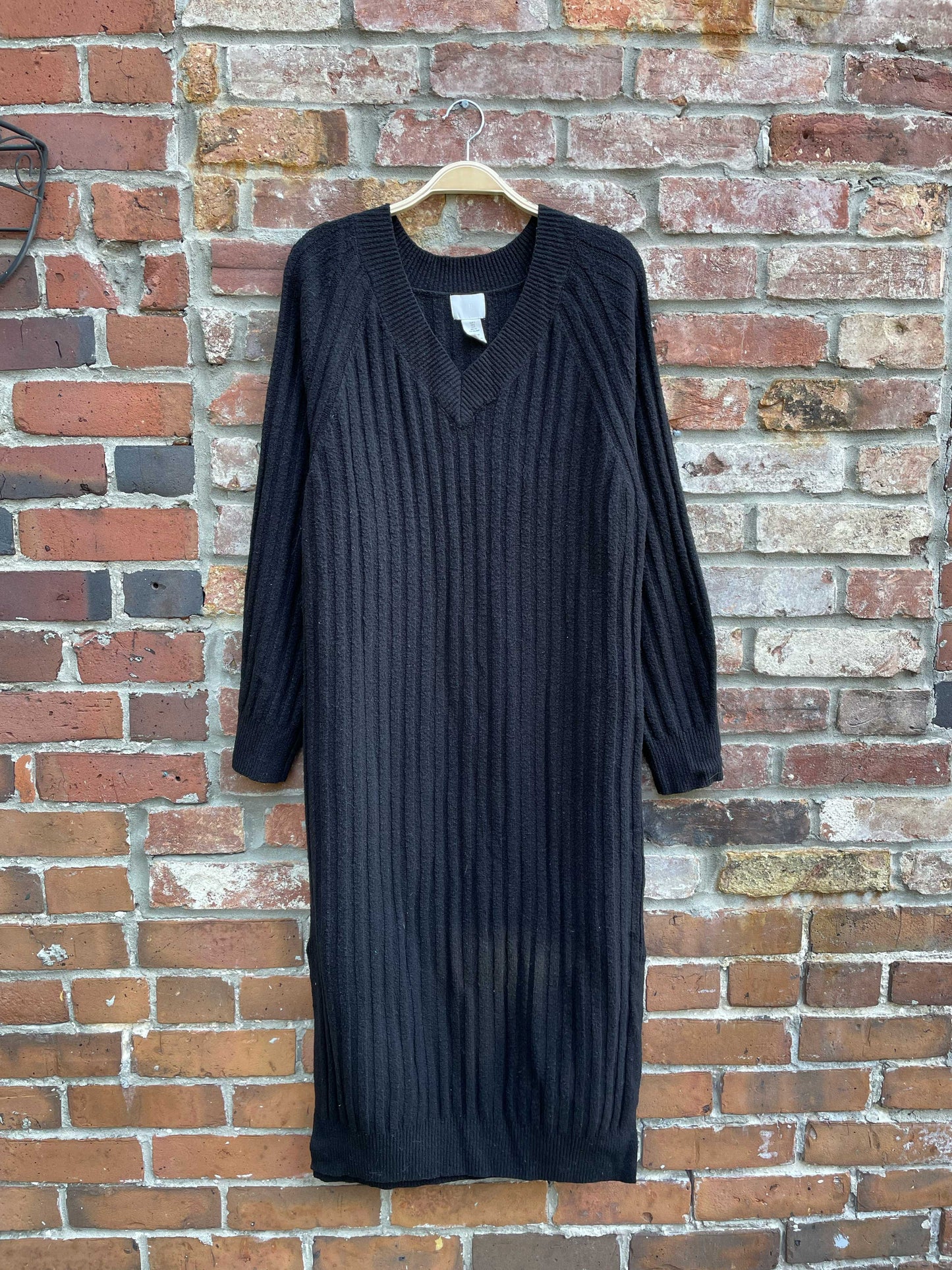 h&m chunky rib v-neck long sleeve knit dress