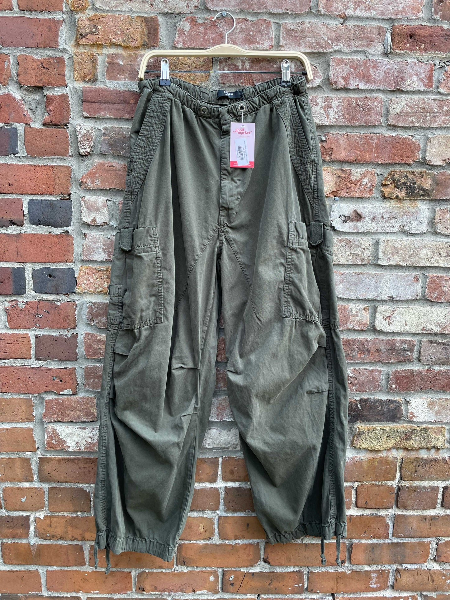 jaded baggy cargo parachute pant