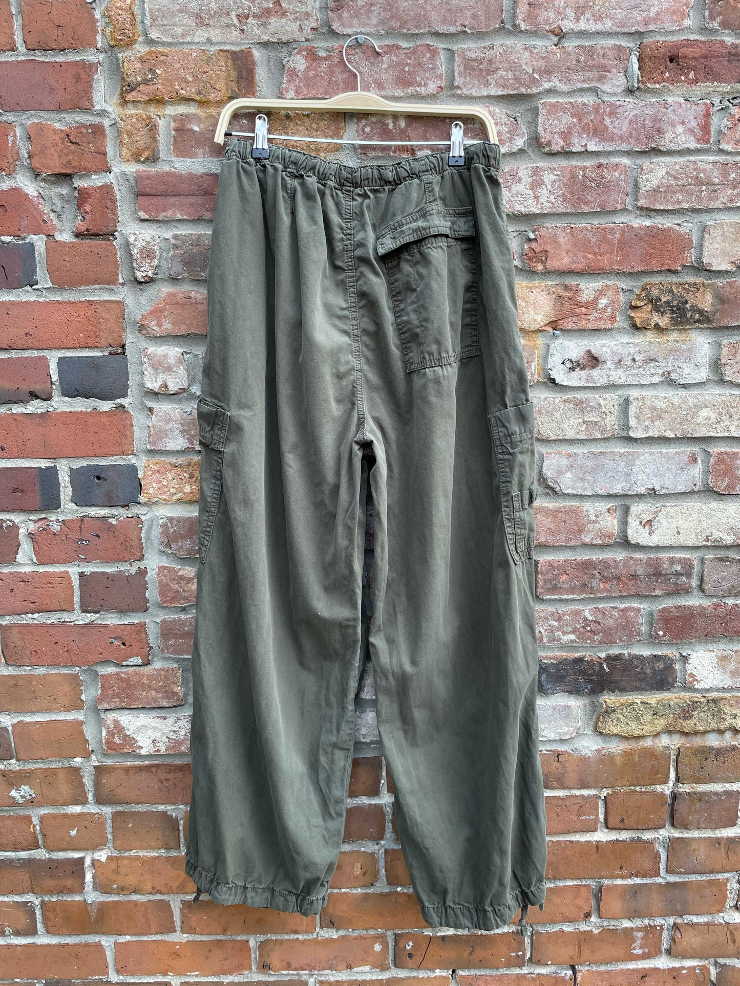 jaded baggy cargo parachute pant