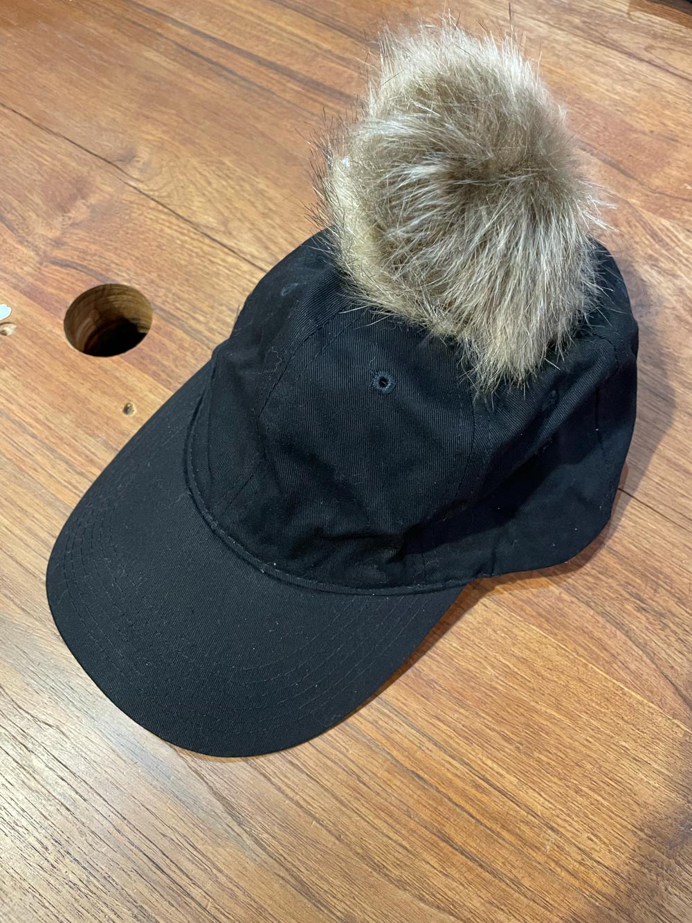 faux fur pom black cap