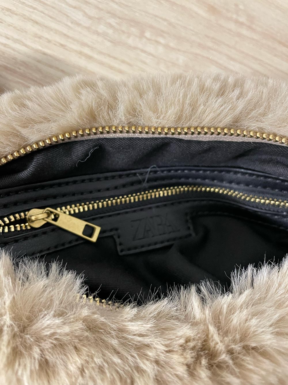 zara fux fur chunky chain bag