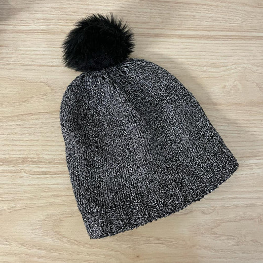 rw&co silver knit pom toque