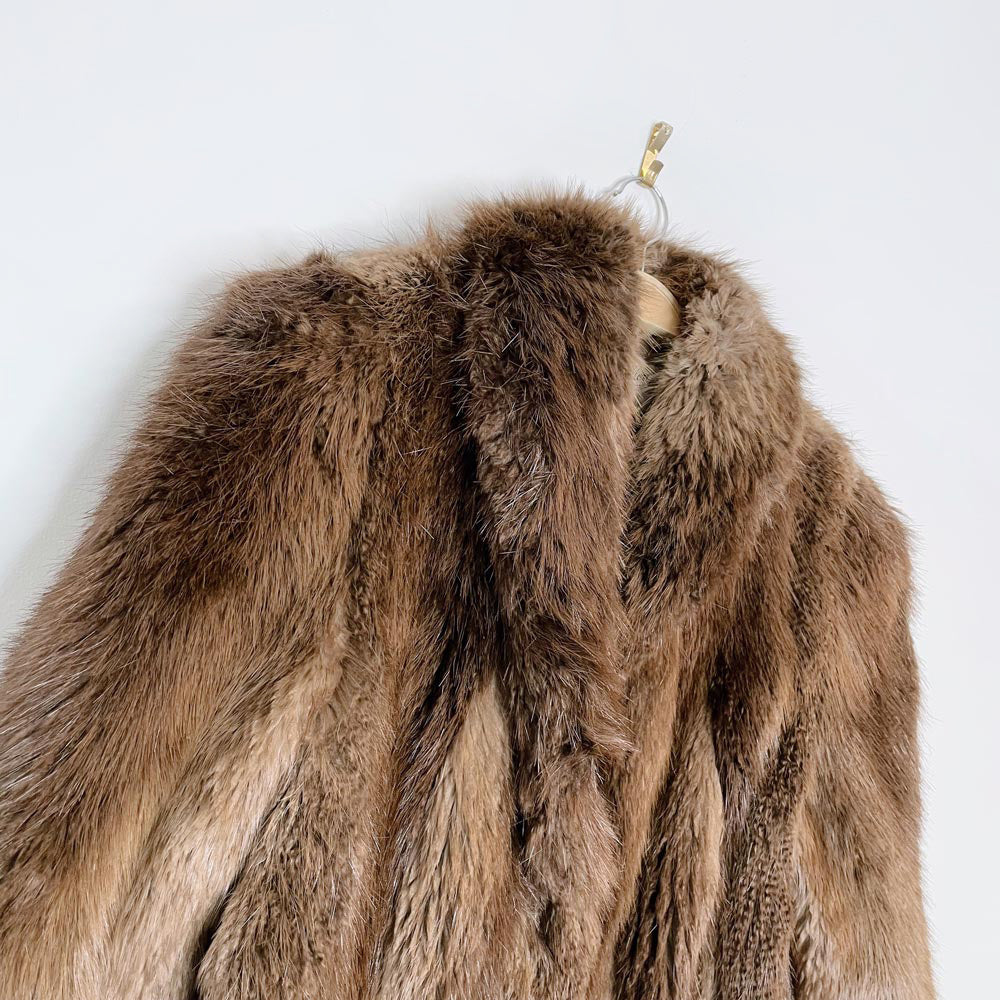 vintage GJ pappillon long beaver fur coat