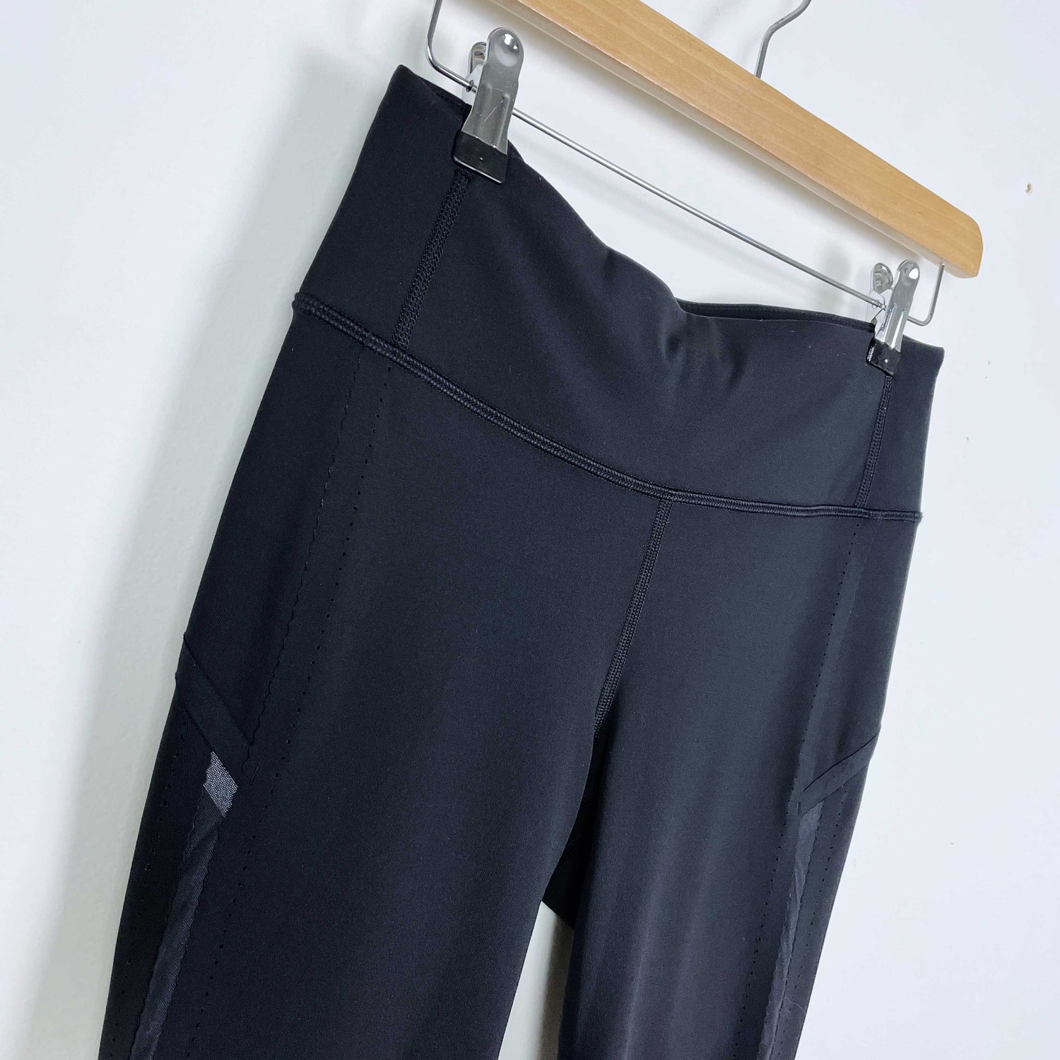 lululemon gather and crop crop luon - size 8