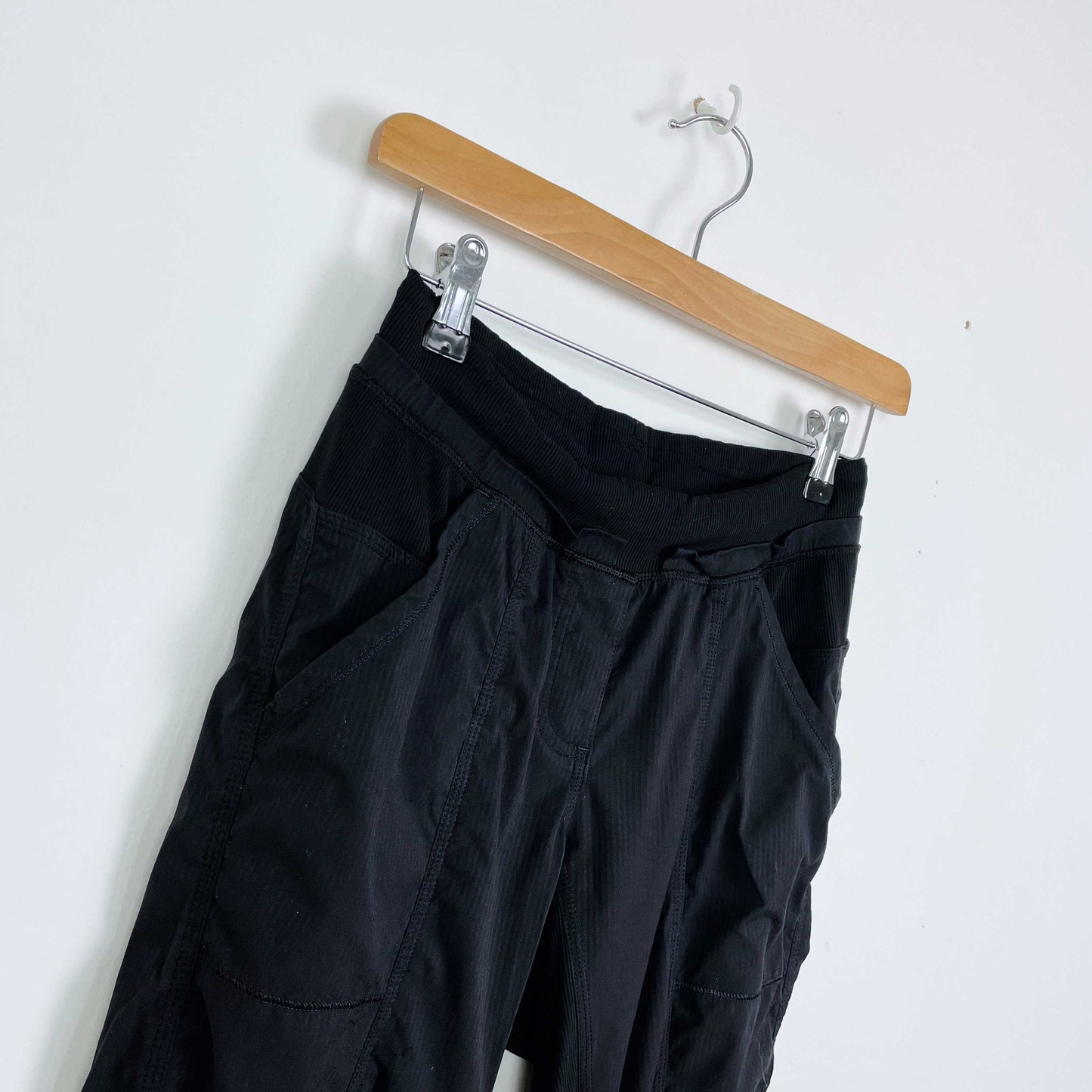 lululemon street to studio slim pant - size 4