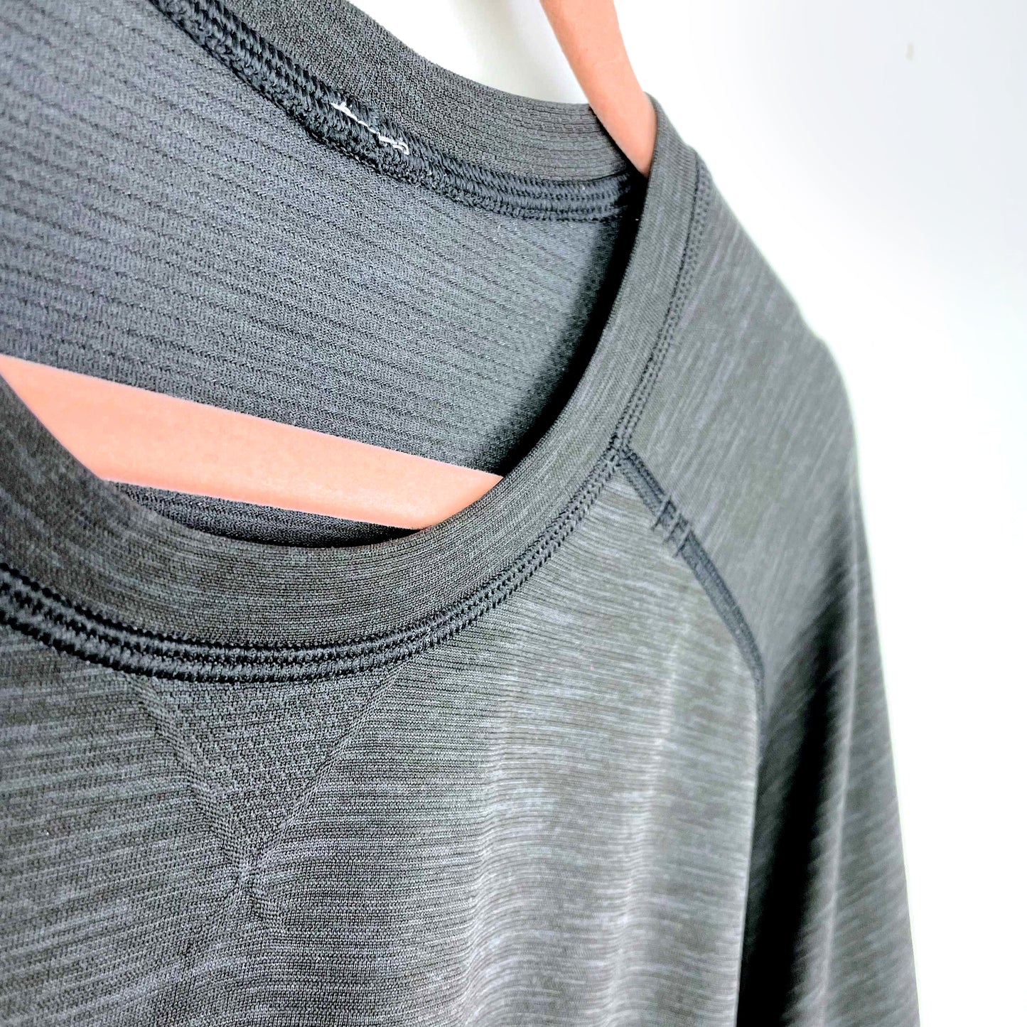 lululemon metal vent tech short sleeve - size medium