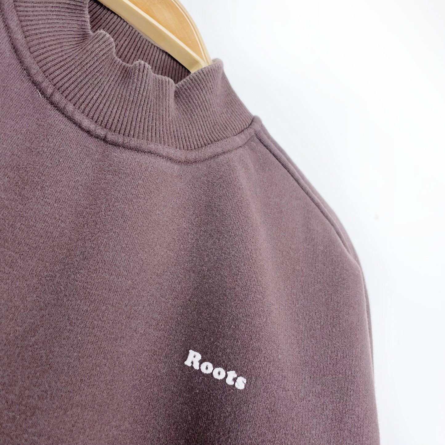 roots 2022 cloud mockneck crew