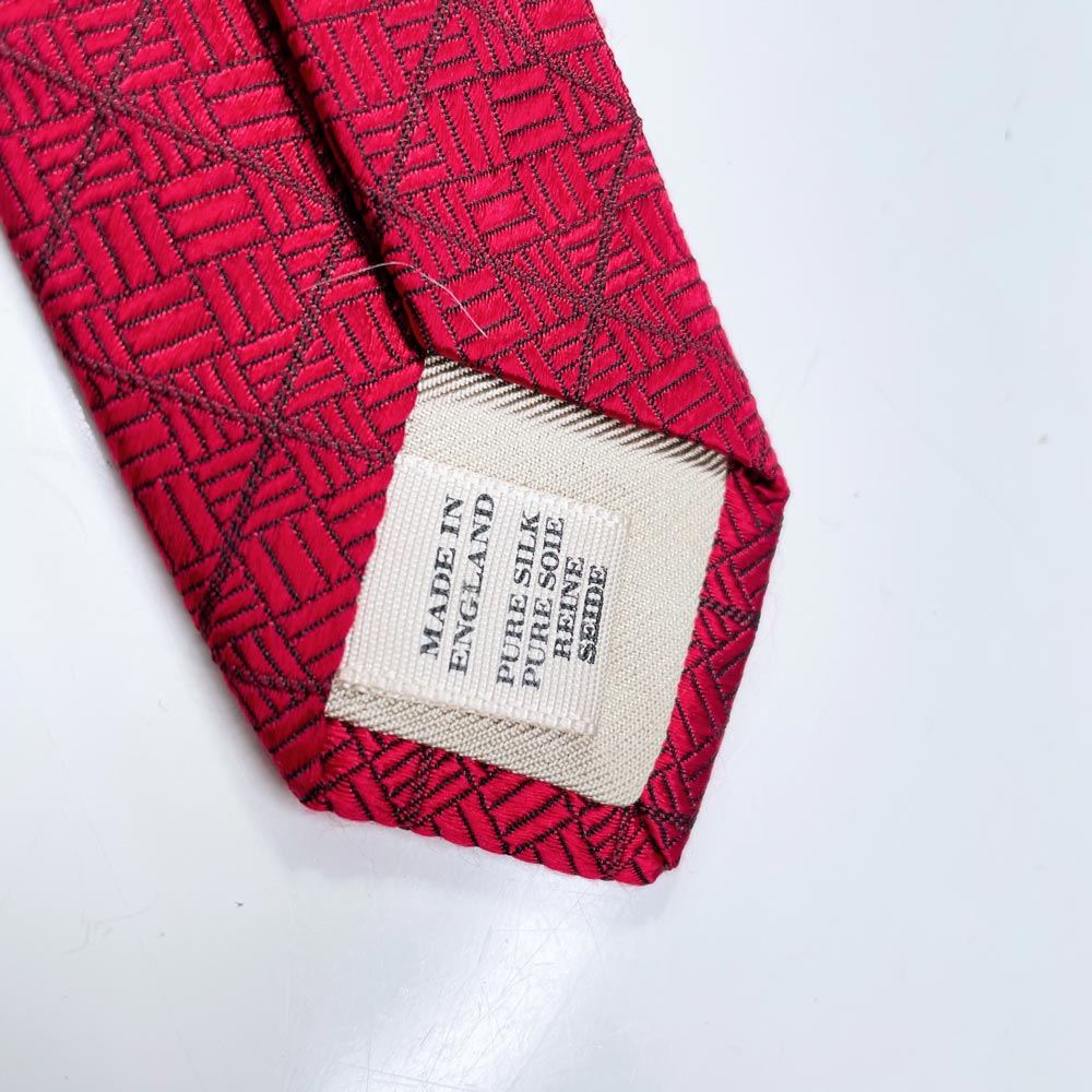 burberry 100% silk red diamond weave tie