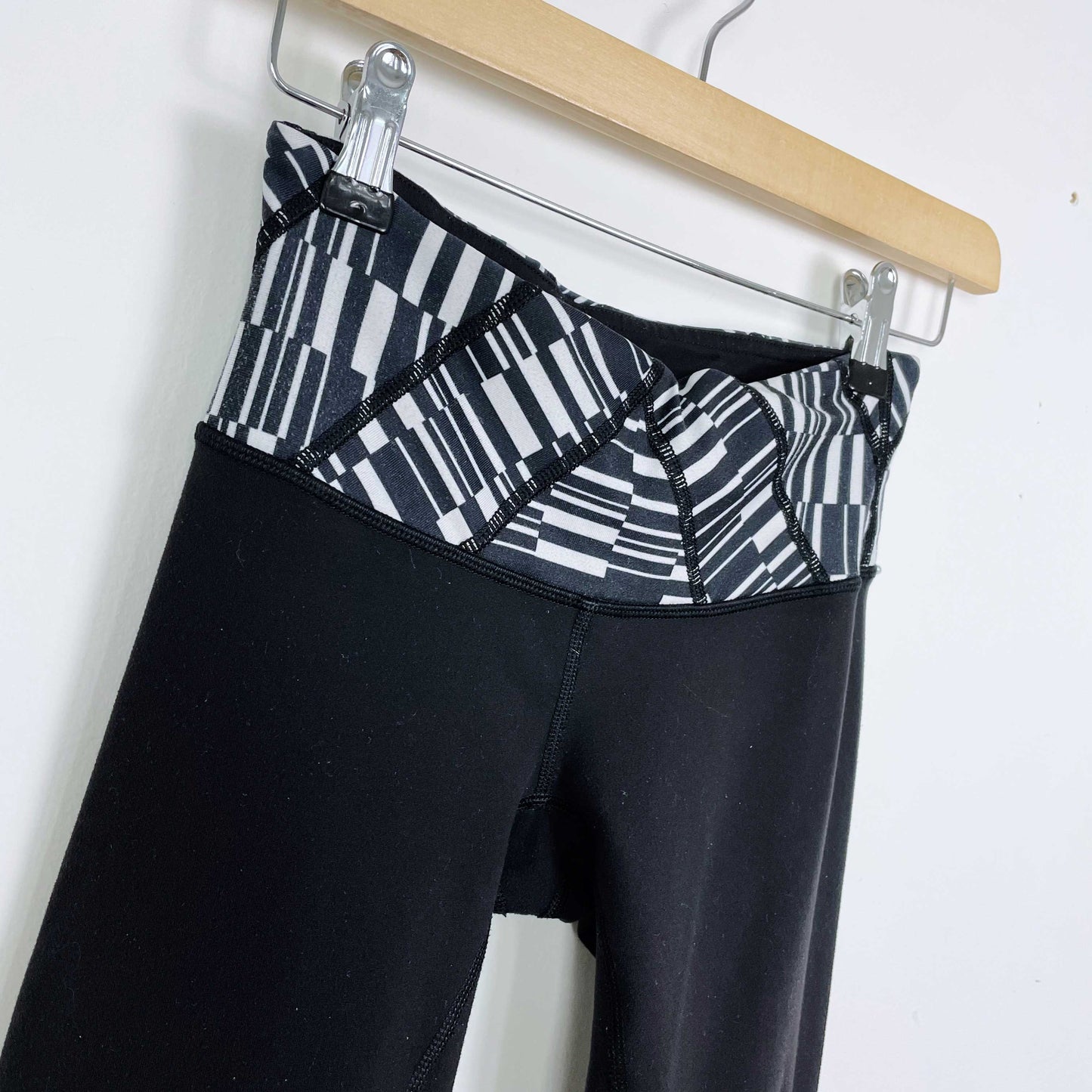 lululemon wunder under pant ying yang stripe - size 2