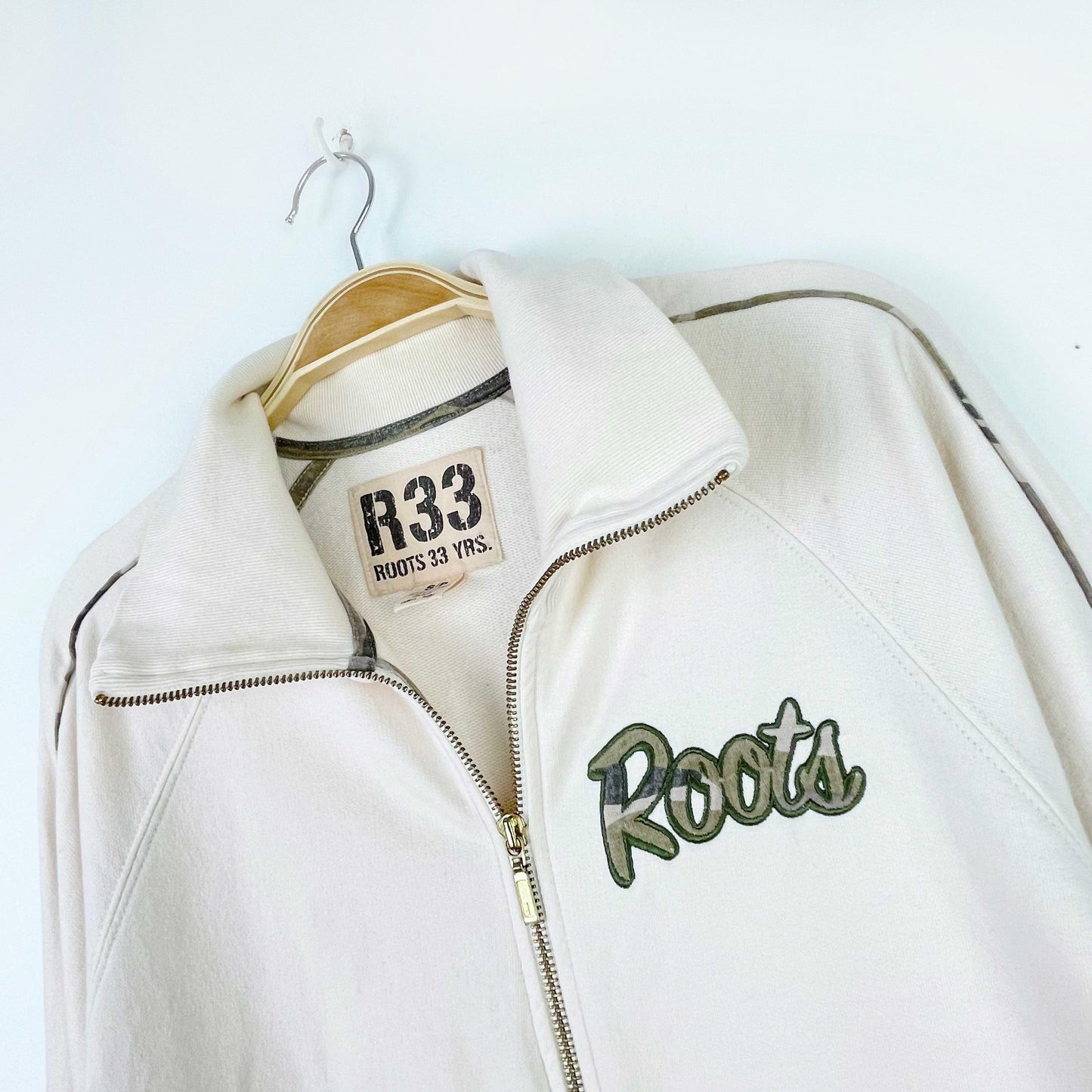 vintage 00s roots camo logo full zip sweatshirt