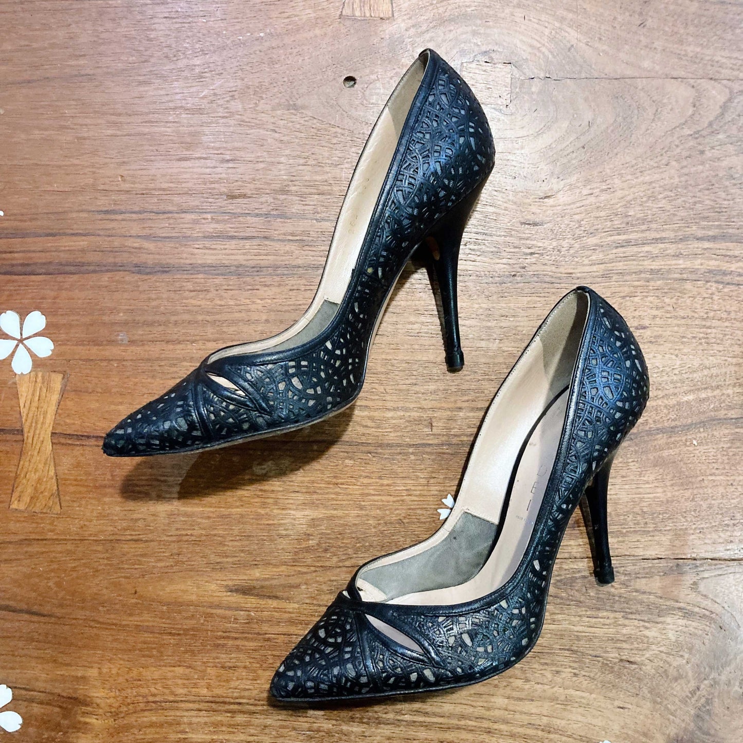 casadei black mesh pointed toe pump - size 8