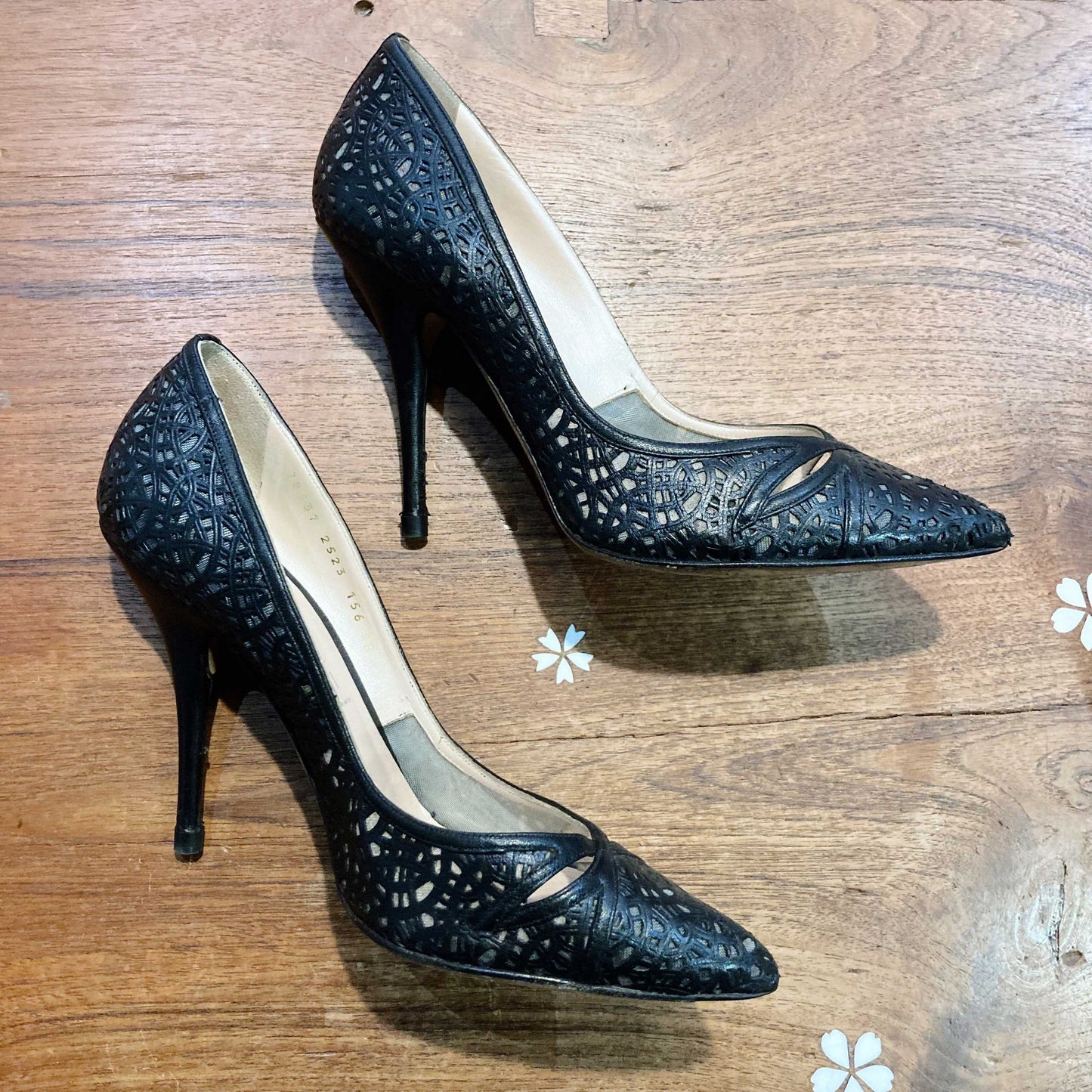 casadei black mesh pointed toe pump - size 8