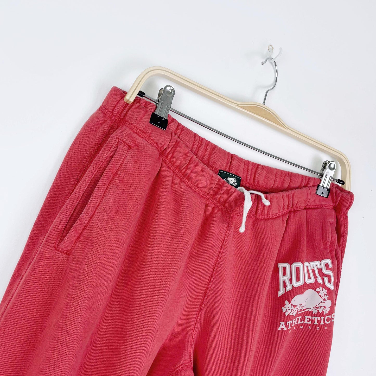 roots 2020 coral cropped sweatpants - size xl