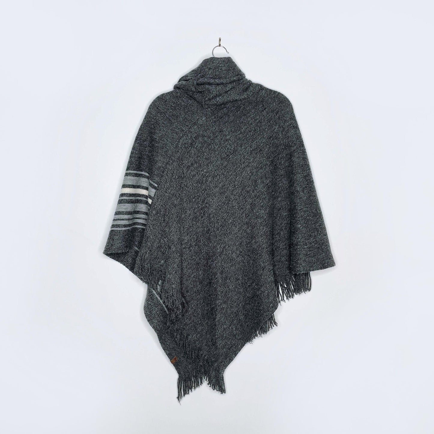 roots 2018 grey blanket stripe knit poncho