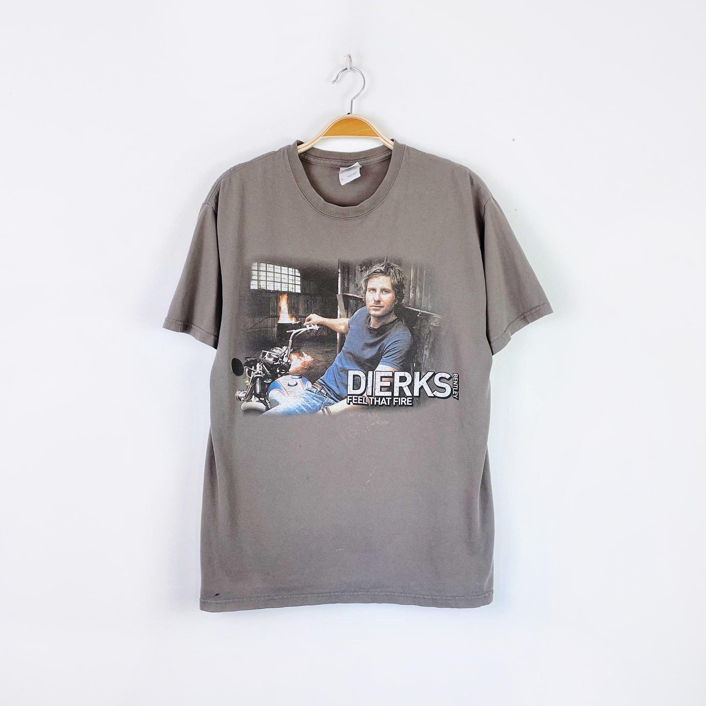 dierks bently feel that fire tour tee