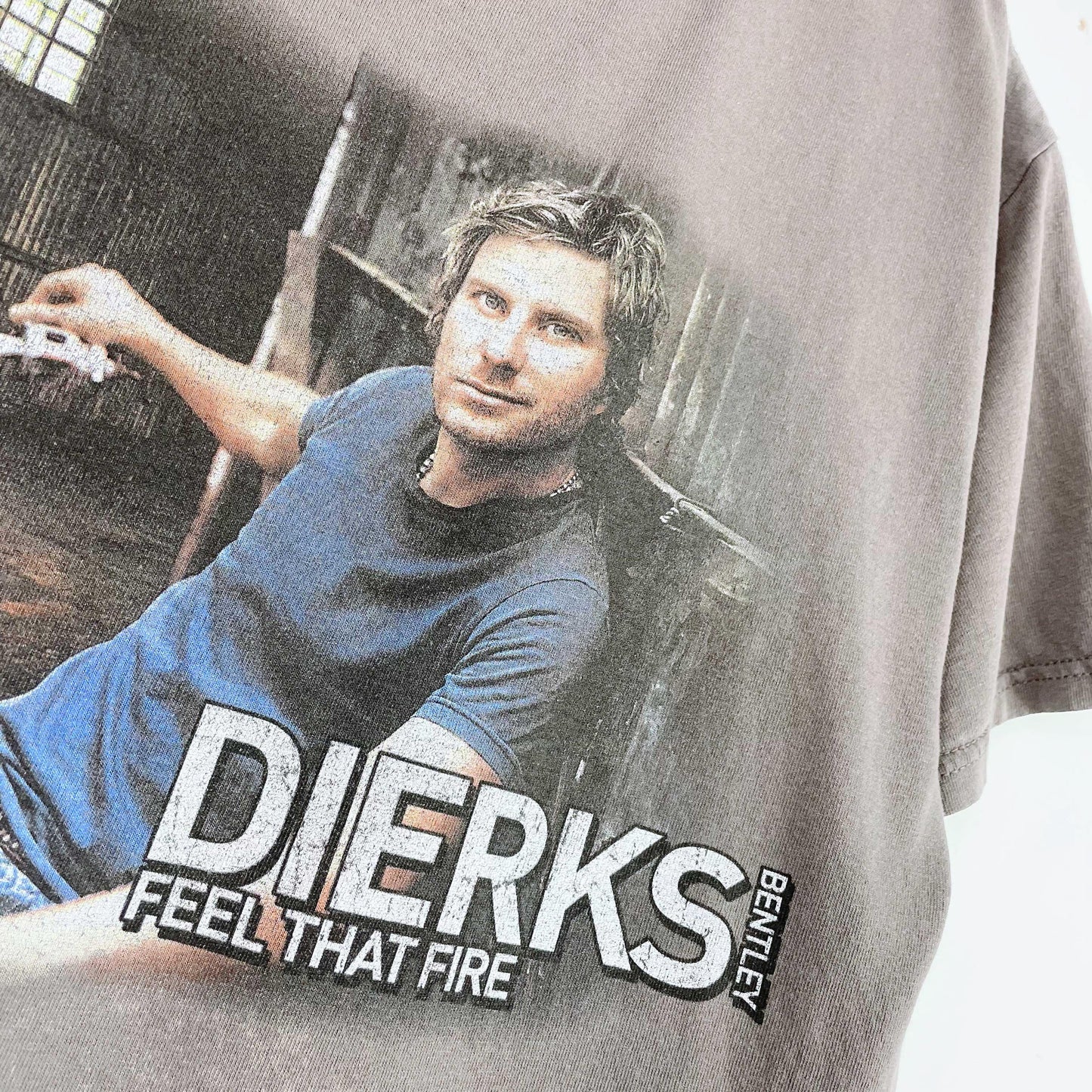 dierks bently feel that fire tour tee