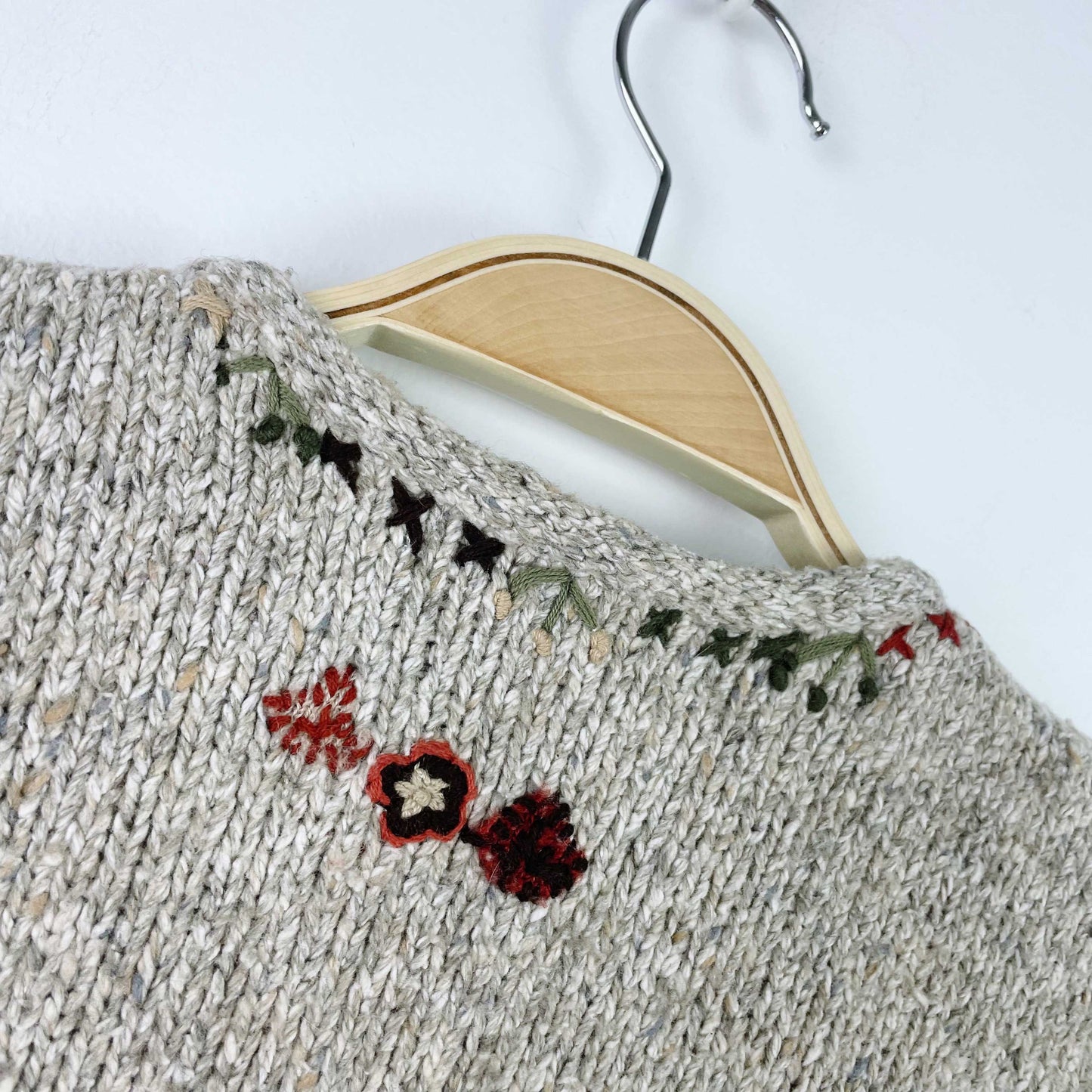 vintage 00s NR hand-embroidered fall knit vest