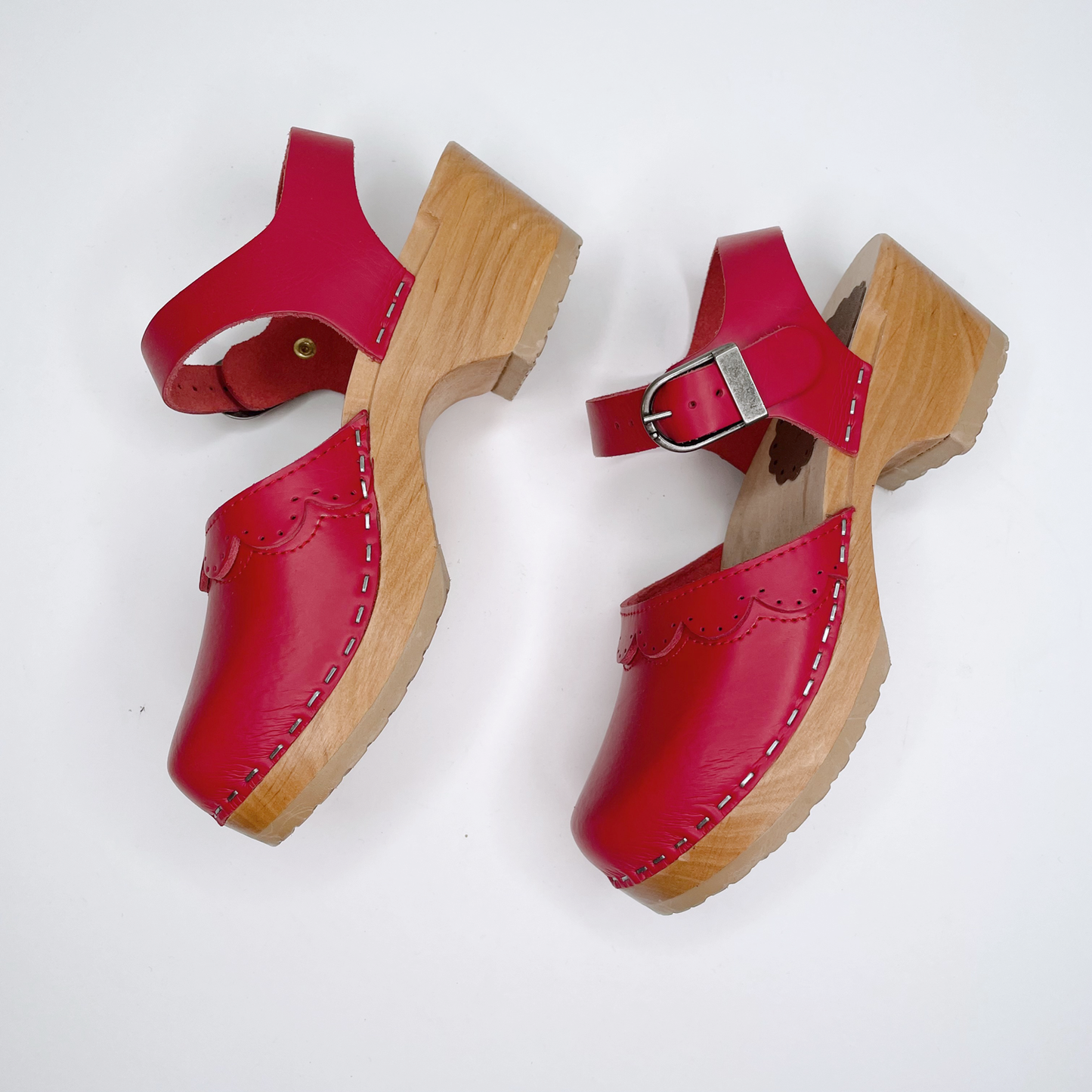 hanna andersson red swedish clogs - size 34