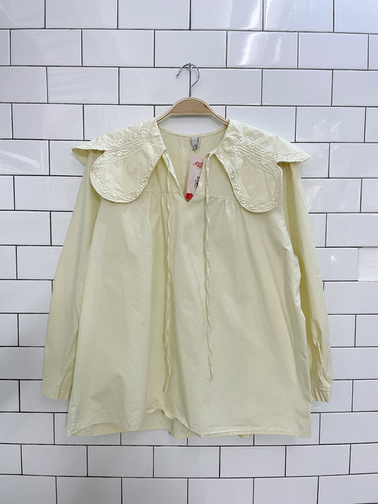 POG people of grace big collar blouse