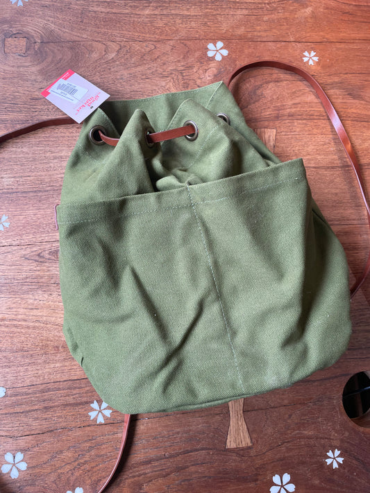 green canvas minimalist drawstring backpack