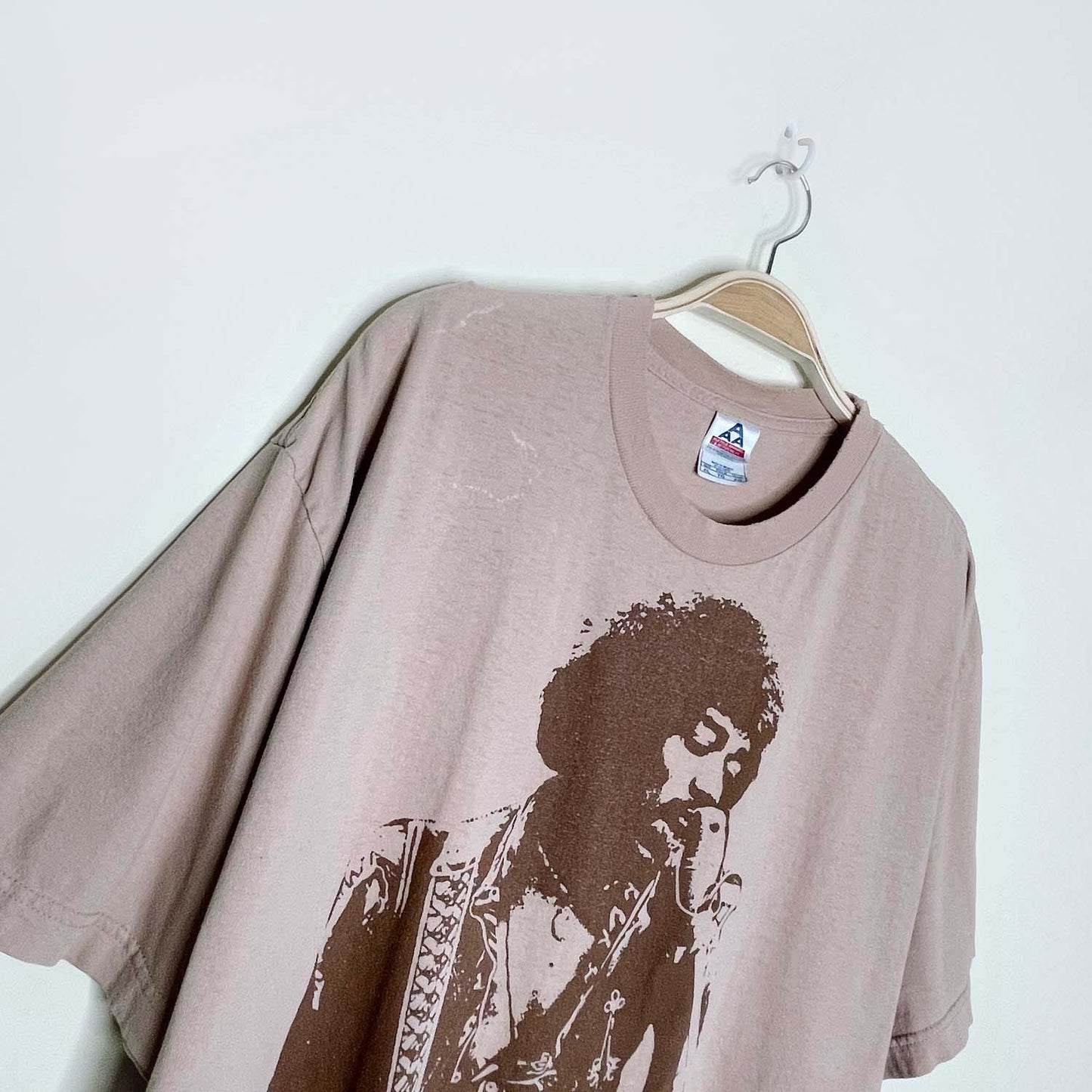 jimi hendrix 2004 brown signed tee - size xl