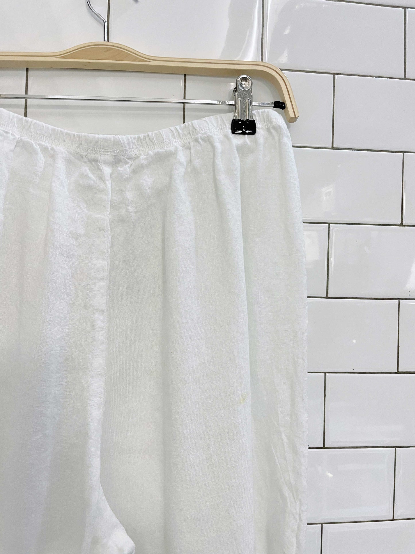 cut.loose wide leg white linen pant