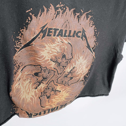 metallica flaming skulls crop tee