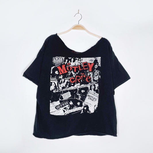 UO motley crue 1991 shout at the devil tee