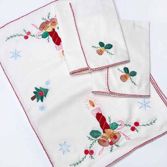 vintage handmade holiday placemat and napkin set