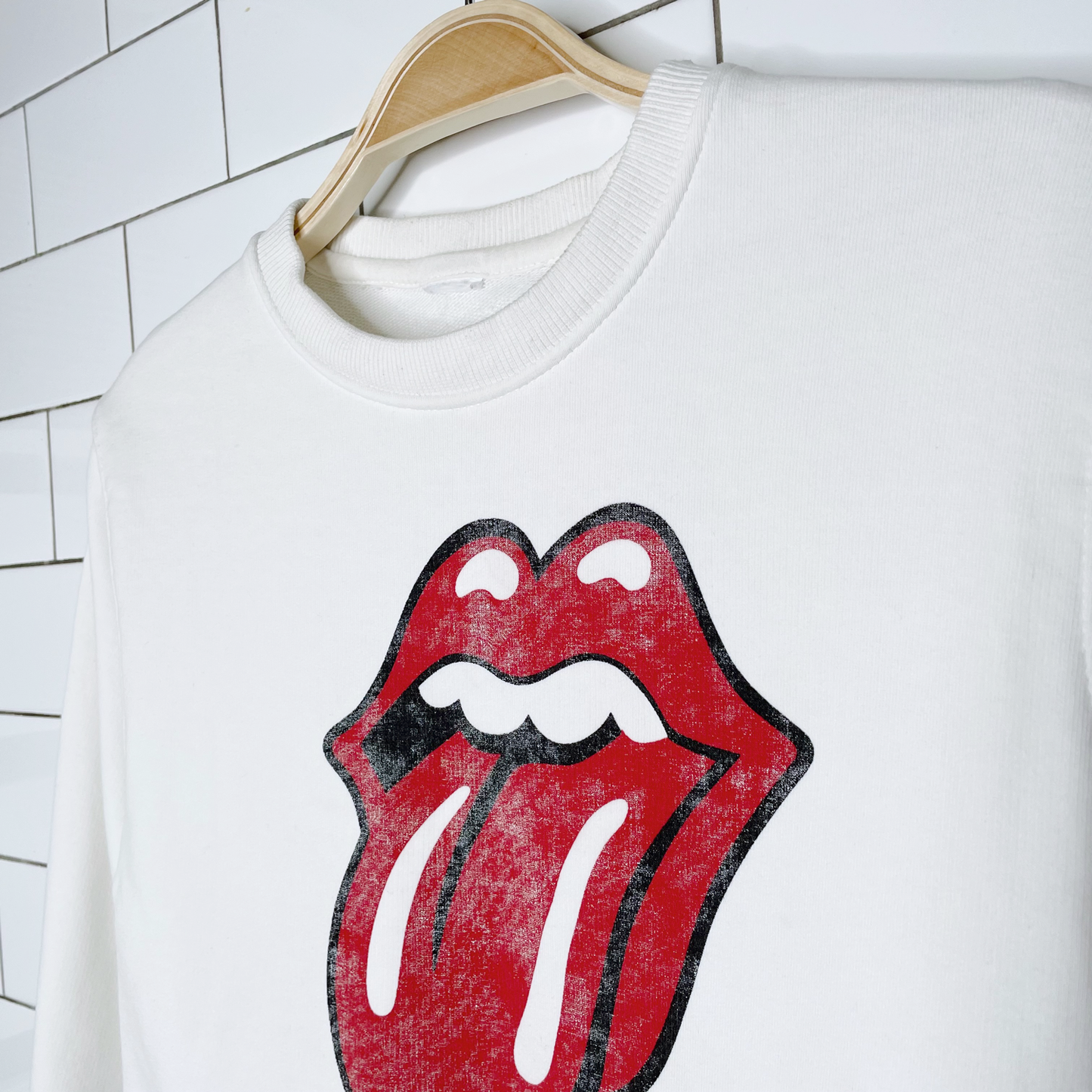 zara rolling stones crewneck - size medium