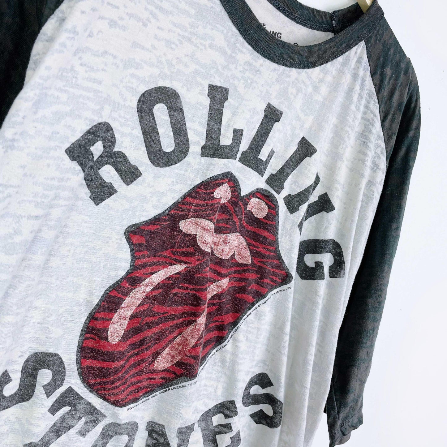 2009 rolling stones raglan burnout tee